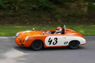 Illustration for article titled Invasion Of The Porsche 356 Racers!